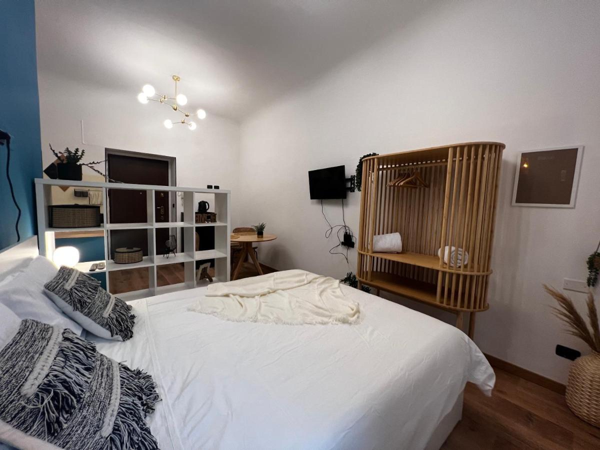 Regina Milano Ai Navigli - Sky Tv, Wifi And Breakfast Box 아파트 외부 사진