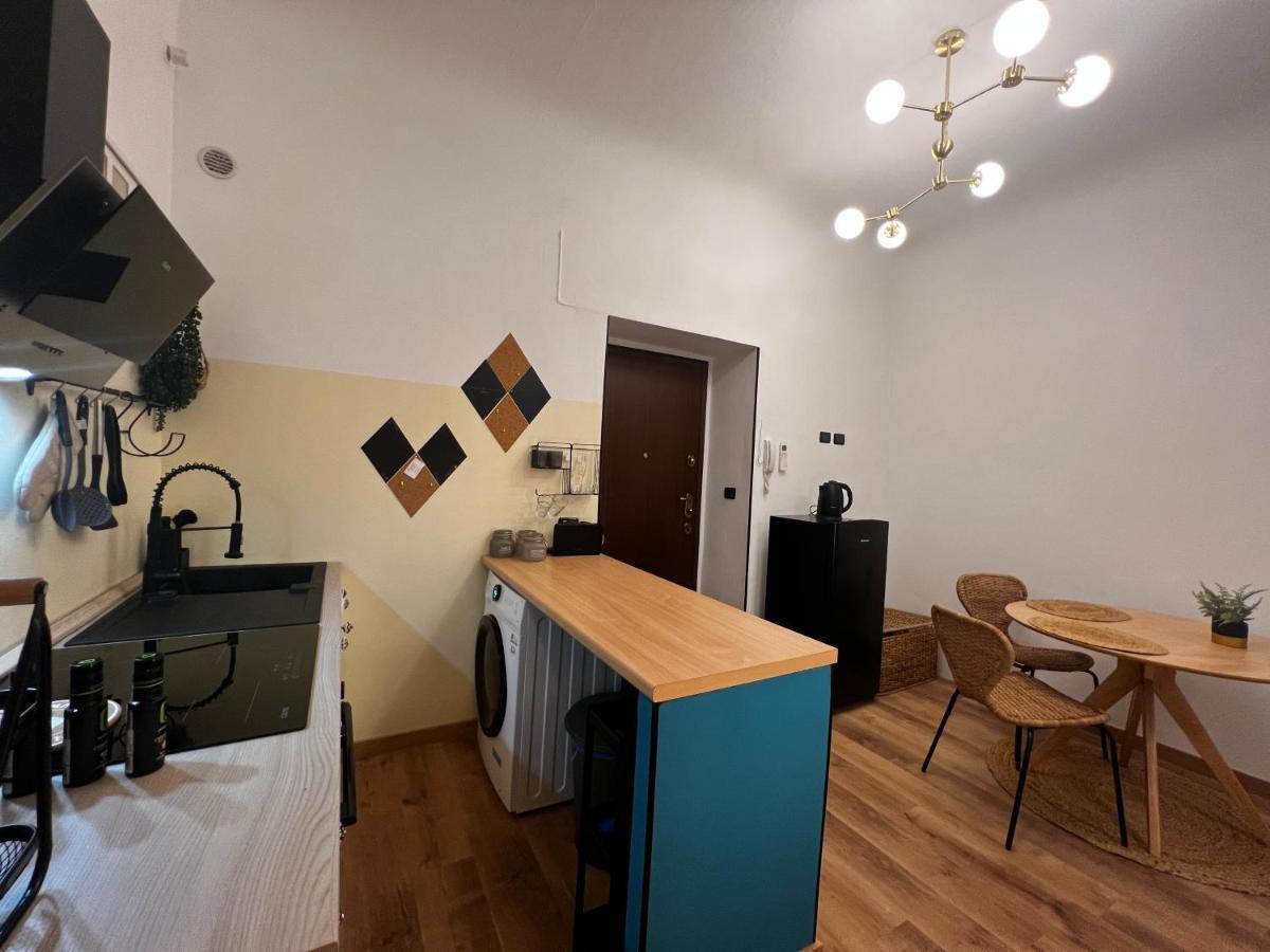 Regina Milano Ai Navigli - Sky Tv, Wifi And Breakfast Box 아파트 외부 사진