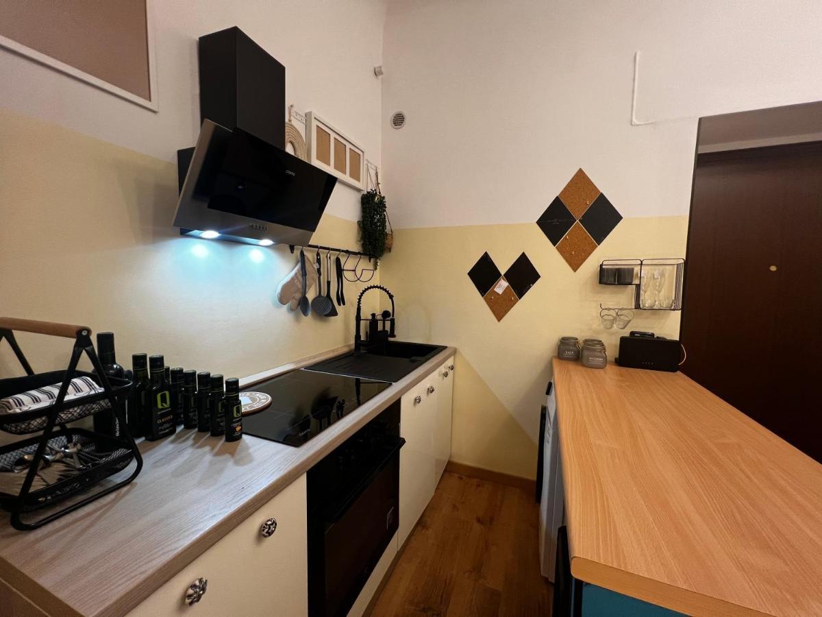 Regina Milano Ai Navigli - Sky Tv, Wifi And Breakfast Box 아파트 외부 사진