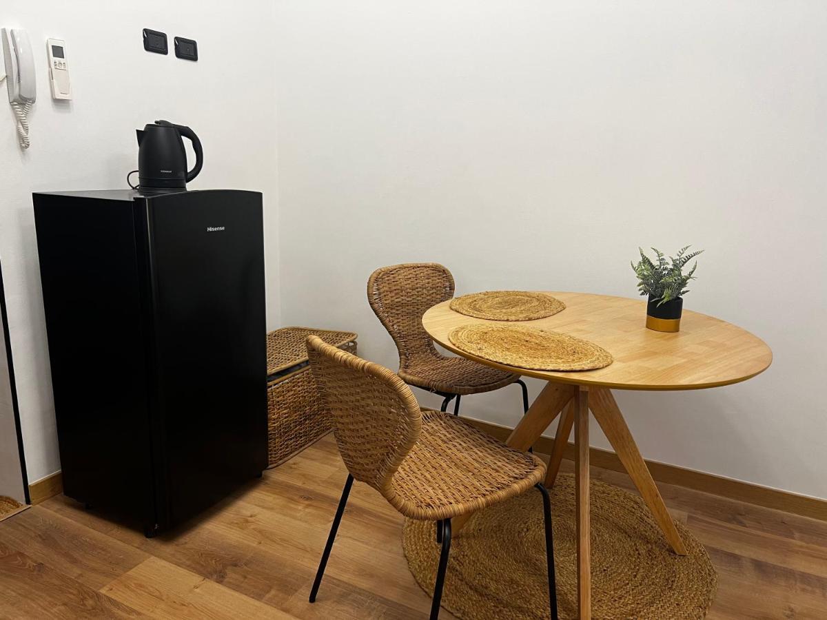Regina Milano Ai Navigli - Sky Tv, Wifi And Breakfast Box 아파트 외부 사진