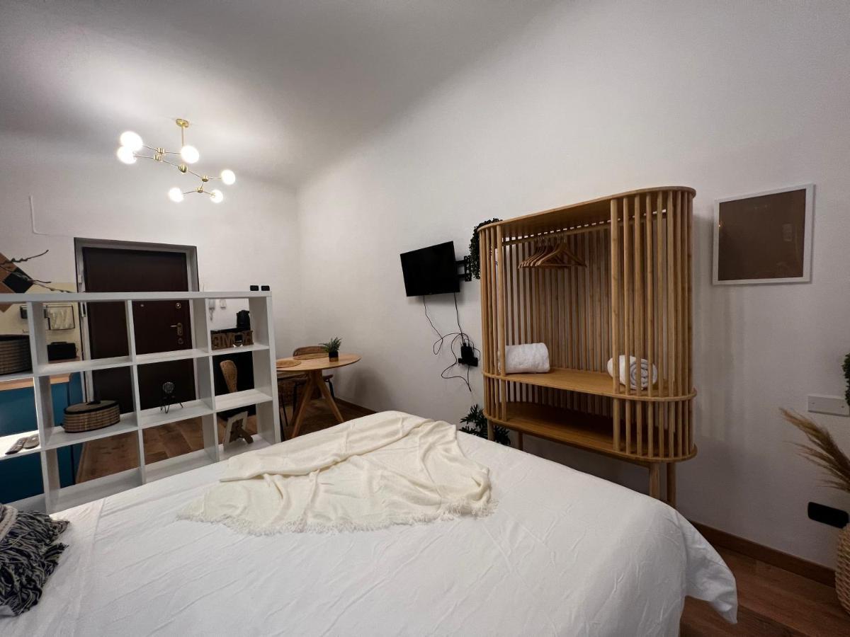 Regina Milano Ai Navigli - Sky Tv, Wifi And Breakfast Box 아파트 외부 사진