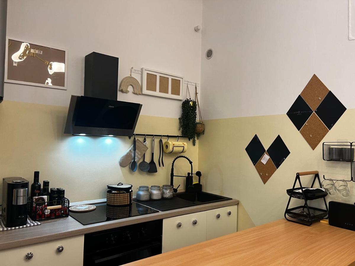 Regina Milano Ai Navigli - Sky Tv, Wifi And Breakfast Box 아파트 외부 사진
