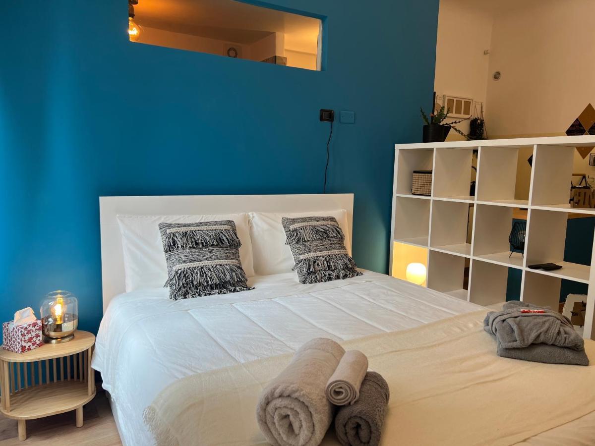 Regina Milano Ai Navigli - Sky Tv, Wifi And Breakfast Box 아파트 외부 사진